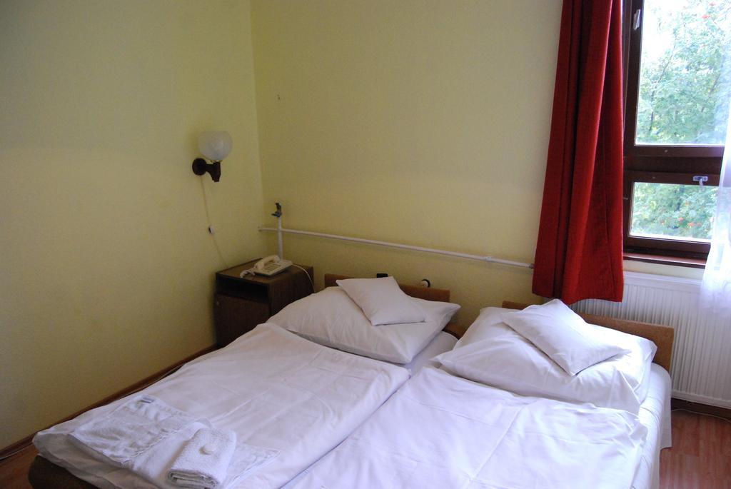 Hotel Agro Balatonfüred Quarto foto