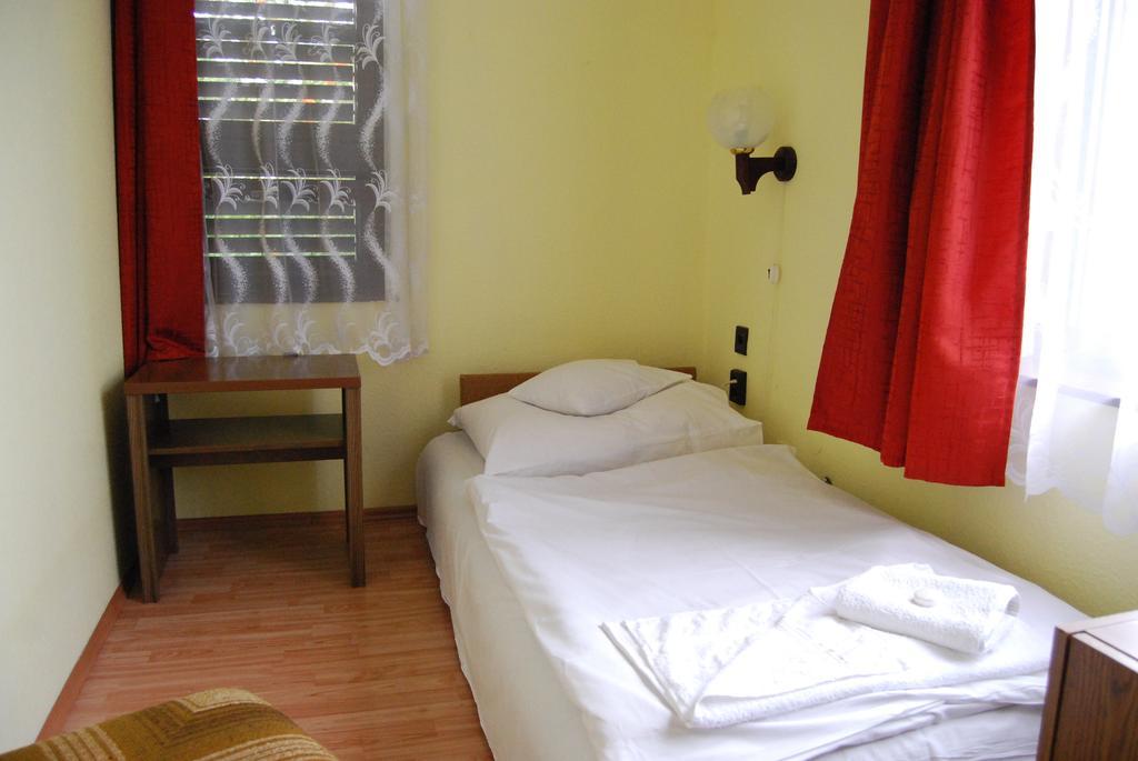Hotel Agro Balatonfüred Quarto foto