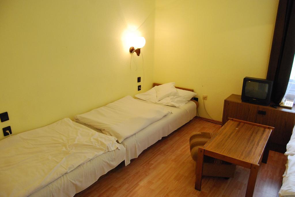 Hotel Agro Balatonfüred Quarto foto